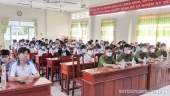 Các bạn đoàn viên, học sinh, sinh viên tham gia buổi tuyên truyền