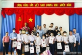 Trao học bổng cho các em sinh viên, học sinh vượt khó học tốt huyện Gò Công Tây