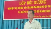 Đ/c Võ Minh Phụng - Huyện ủy viên, Phó Trưởng Ban Tổ chức Huyện ủy phát biểu khai giảng lớp bồi dưỡng