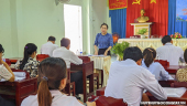 Bà Lê Nhất Nam - Phó Chủ tịch HĐND huyện làm việc với UBND xã Bình Phú về giám sát việc thực hiện chế độ chính sách đối với cán bộ, công chức, người hoạt động không chuyên trách.