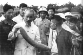 Cán bộ, đảng viên, học viên Trung tâm Chính trị cấp huyện học tập và làm theo phong cách “nói đi đôi với làm” của Chủ tịch Hồ Chí Minh