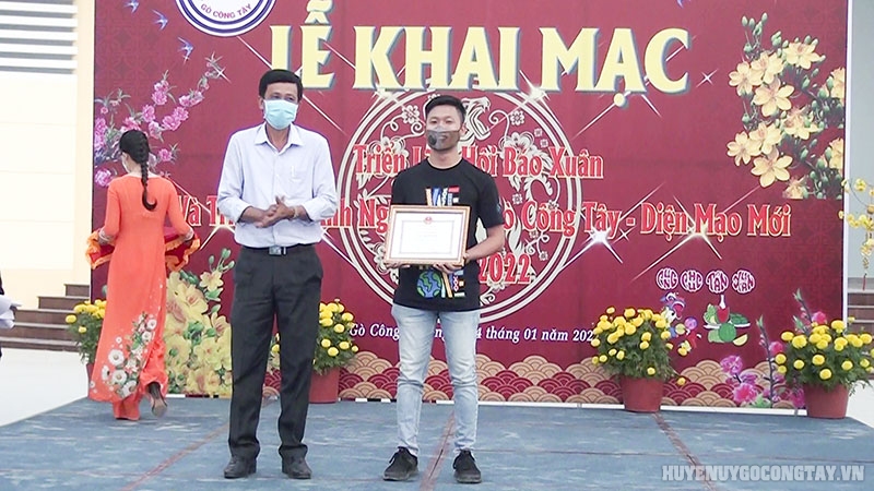 khai mac bao xuan 4