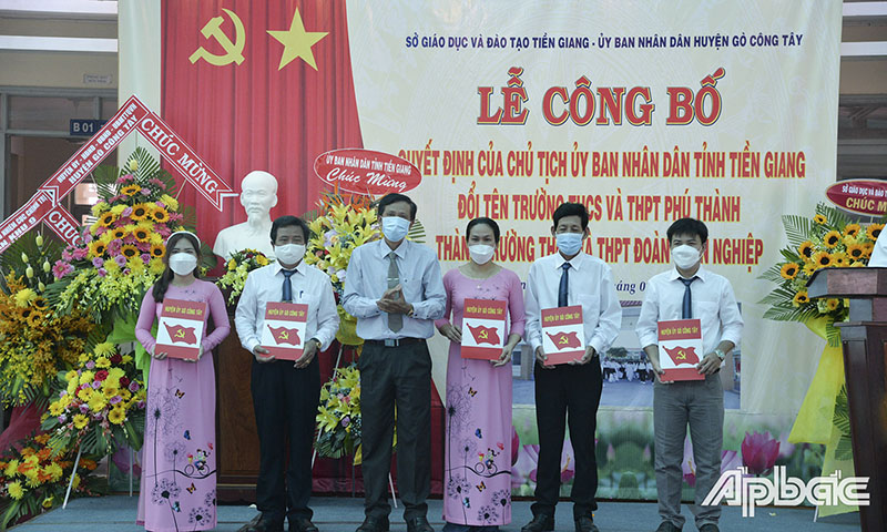 le cong bo qd doi ten truong phu thanh (2)