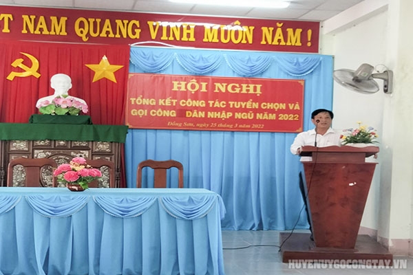 Đ/c Lê Văn Nhiệm - HUV, Trưởng phòng TC-KH huyện, Thành viên HĐNVQS huyện phụ trách xã Phát biểu chỉ đạo hội nghị