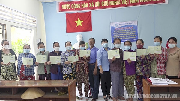 16 5 ra mat to bao hiem xa hoi tu nguyen chi em phu nu xa Binh tan