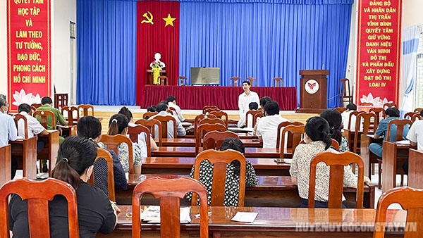 Đ/c Nguyễn Hoàng Việt – Phó Bí thư Thường trực Đảng ủy thông qua các nội dung quán triệt tại hội nghị