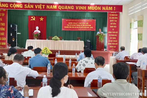 Sinh hoạt chuyên đề về học tập và làm theo tư tưởng, đạo đức, phong cách Hồ Chí Minh tại xã Long Bình