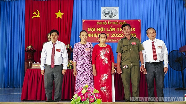 Chi ủy Chi bộ ấp Phú Quới xã Yên Luông nhiệm kỳ 2022 - 2025