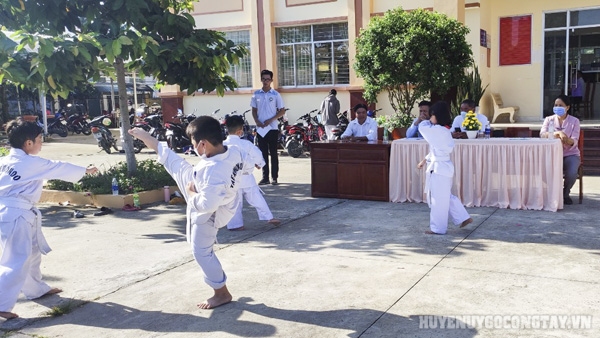 cau lac bo teakwondo xa long binh (3)