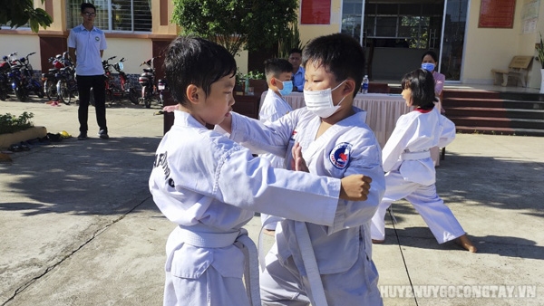cau lac bo teakwondo xa long binh (4)