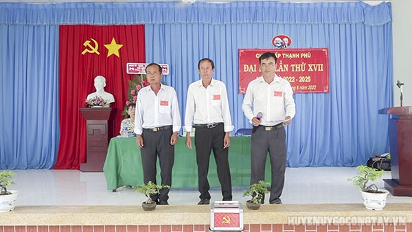 Cấp ủy Chi bộ ấp Thạnh Phú, xã Đồng Thạnh huyện Gò Công Tây nhiệm kỳ 2022 - 2025 ra mắt Đại hội