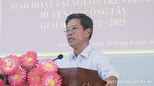 Đ/c Huỳnh Thanh Bình - Phó Bí thư Huyện ủy, Chủ tịch UBND huyện phát biểu tại hội nghị