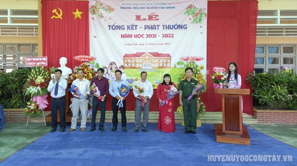 le tong ket nam hoc truong tieu hoc nguyen van quyen xa long vinh (2)