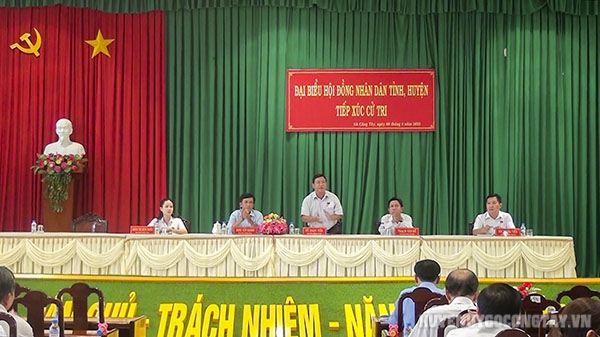 Đại Biểu HĐND tỉnh, huyện tiếp xúc cử tri tại thị trấn Vĩnh Bình