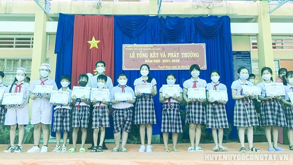 Lễ tổng kết phát thưởng Trường Tiểu học Nguyễn Văn Tươi năm học 2021-2022