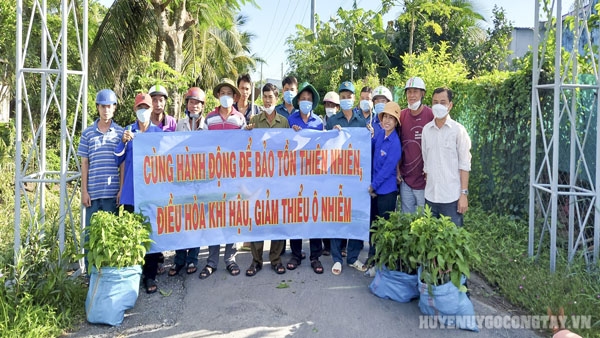 Xã Đồng Thạnh ra quân tháng hành động vì môi trường
