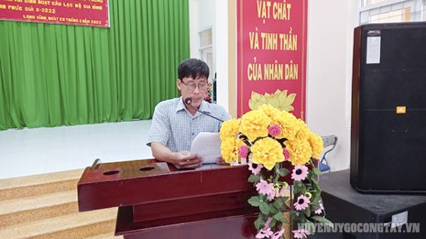 Đ/c Võ Văn Tạo, công chức Nông nghiệp- Giao thông- Thủy lợi xã triển khai Kế hoạch