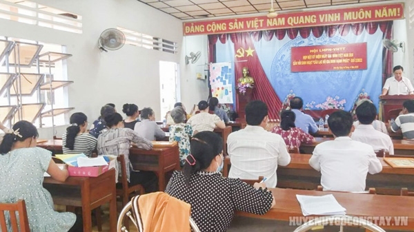 Họp mặt kỷ niệm Ngày Gia đình Việt Nam 28/6 tại Hội trường UBND xã Vĩnh Hựu
