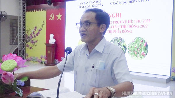 Đ/c Lê Văn Nê - Phó Chủ tịch UBND huyện phát biểu tại hội nghị