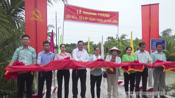 Khánh thành cầu giao thông nông thôn Tổ 4 - Tổ 5 ấp Thạnh Phong xã Yên Luông