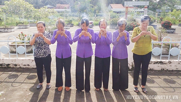 hoi lien hiep phu nu xa vinh huu to chuc ve nguon (3)