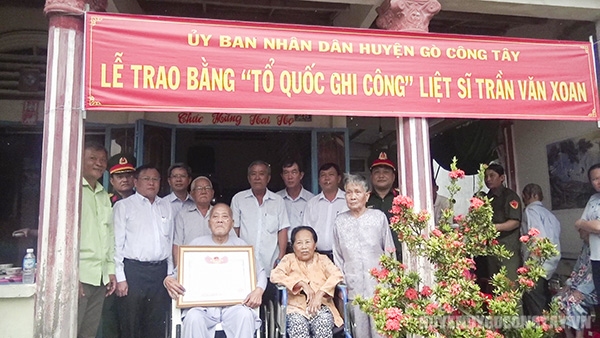 Lễ trao bằng “Tổ quốc ghi công” Liệt sĩ Trần Văn Xoan