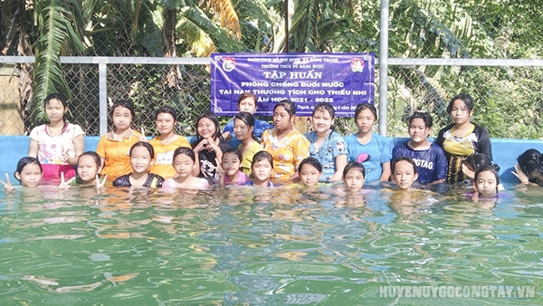 Khai giảng lớp phổ cập bơi cho học sinh Trường Trung học Cơ sở Võ Đăng Được
