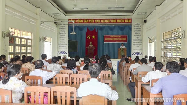 hoi chu thap do huyen go cong tay to chuc khai giang boi duong kien thuc (2)