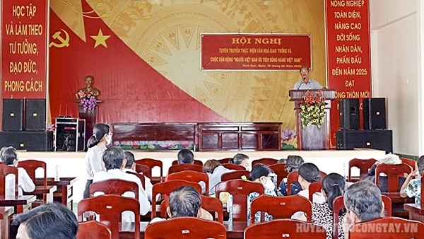 Hội nghị tuyên truyền thực hiện văn hóa giao thông và Cuộc vận động “Người Việt Nam ưu tiên dùng hàng Việt Nam” tại xã Vĩnh Hựu