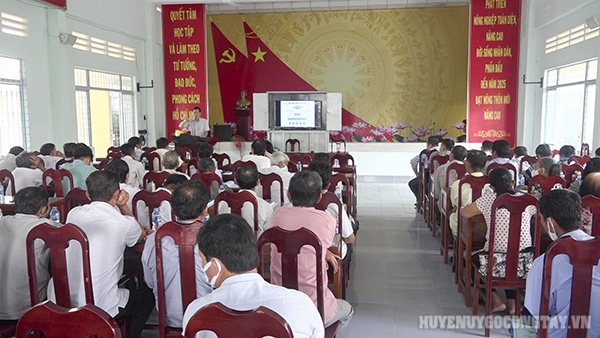 Hội nghị tuyên truyền Luật Hợp tác xã cho hội viên nông dân toàn huyện tại nhà văn hóa xã Bình Nhì
