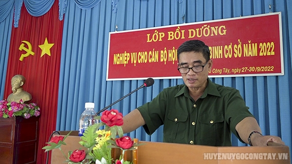 Đ/c Trần Thanh Hà - Chủ tịch Hội Cựu chiến binh huyện Gò Công Tây phát biểu bế giảng lớp bồi dưỡng
