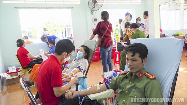 Huyện Gò Công Tây tổ chức hiến máu tình nguyện đợt 3 năm 2022 tiếp nhận được 219 đơn vị máu