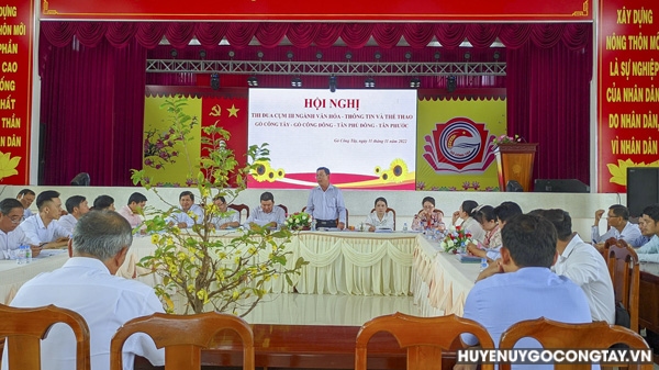 Ông Võ Võ Văn Chiến, Phó Giám đốc Sở Văn hóa - Thể thao và Du lịch tỉnh Tiền Giang phát biểu tại Hội nghị