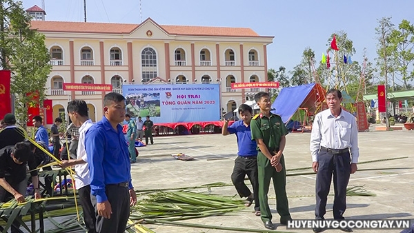 Đ/c Nguyễn Thanh Tuấn - HUV. Phó Chủ tịch UBND huyện kiểm tra công tác chuẩn bị tổ chức Hội trại tòng quân