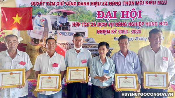 dai hoi htx dich vu nong nghiep hung hoa xa long vinh huyen go cong tay (4)