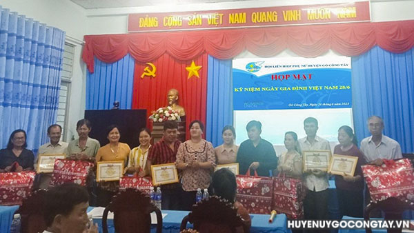 Hội LHPN huyện Gò Công Tây: Hưởng ứng Ngày Gia đình Việt Nam 28/6 và Tháng hành động quốc gia phòng chống bạo lực gia đình năm 2023