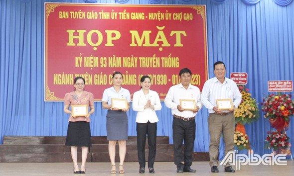 BTG tinh uy hop mat nganh tuyen giao dang (1)