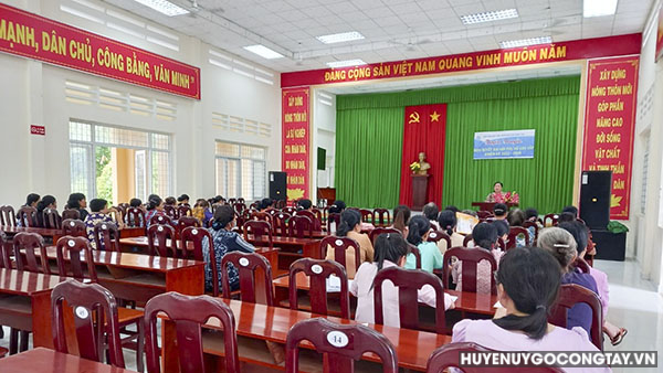 Hội Liên hiệp Phụ nữ huyện Gò Công Tây tuyên truyền Nghị quyết Đại hội Phụ nữ các cấp, nhiệm kỳ 2021 – 2026 tại xã Long Vĩnh.