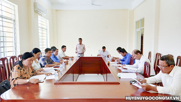 Ban Dân vận Huyện ủy Gò Công Tây thẩm tra các mô hình Dân vận khéo năm 2023 xã Long Vĩnh.