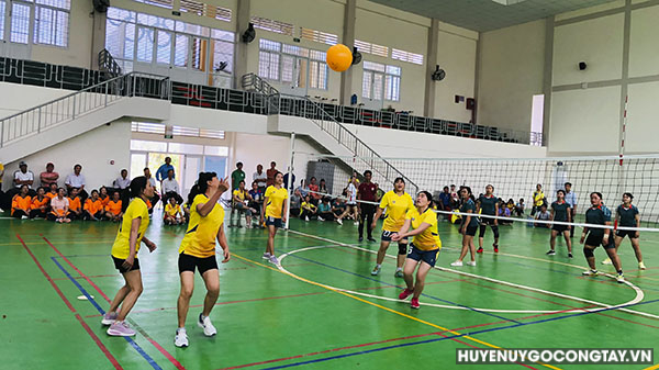 Gò Công Tây tổ chức Giải bóng chuyền hơi nữ chào mừng kỷ niệm 93 năm Ngày thành lập Hội Liên hiệp Phụ nữ Việt Nam (20/10)