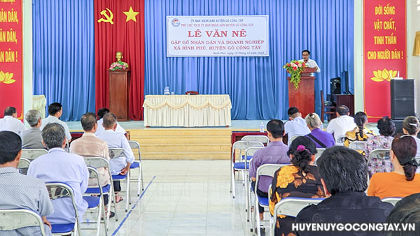 Lãnh đạo UBND huyện Gò Công Tây gặp gỡ người dân, doanh nghiệp trên địa bàn xã Bình Phú về Chỉ số hiệu quả quản trị, hành chính công (PAPI)
