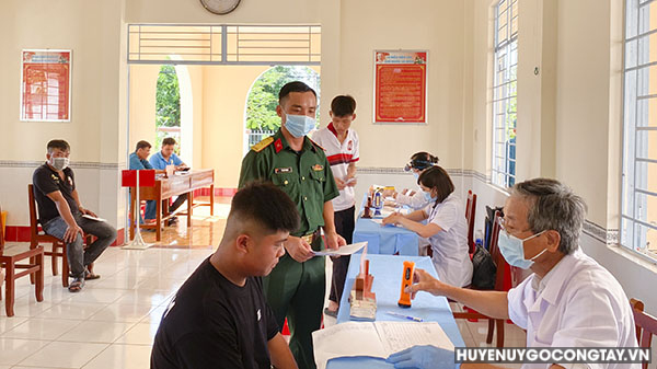 Huyện Gò Công Tây: Tổ chức khám sức khỏe nghĩa vụ quân sự cấp huyện chuẩn bị tốt cho công tác tuyển chọn gọi công dân nhập ngũ năm 2024