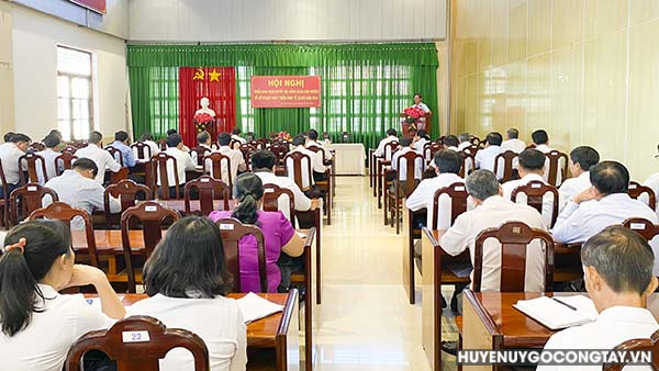 Huyện Gò Công Tây tổ chức hội nghị triển khai Nghị quyết Hội đồng nhân dân huyện về kế hoạch phát triển kinh tế - xã hội năm 2024