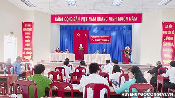 Hội đồng nhân dân xã Đồng Thạnh tổ chức kỳ họp lần thứ 8, khóa XII, nhiệm kỳ 2021-2026