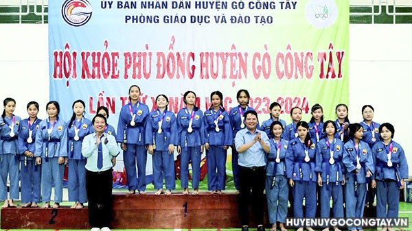 Huyện Gò Công Tây: tổ chức thi đấu môn Võ Vovinam tại Hội khỏe Phù đổng huyện Gò Công Tây lần thứ XI, năm học 2023-2024