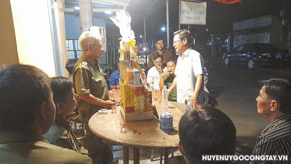 Chủ tịch UBND huyện Gò Công Tây thăm các chốt Dân phòng tại các xã Bình Tân, Yên Luông, Long Bình