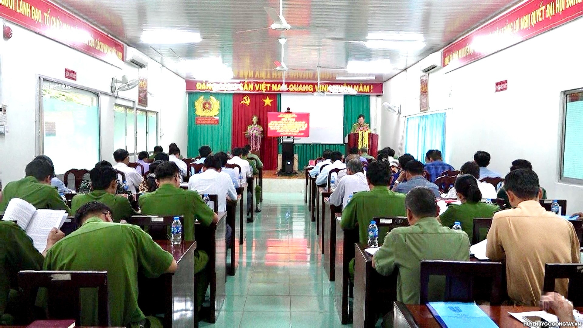 Huyện Gò Công Tây: Hội nghị sơ kết công tác bảo đảm trật tự, an toàn giao thông 6 tháng đầu năm và triển khai phương hướng, nhiệm vụ 6 tháng cuối năm 2024