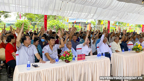 Quang cảnh cuộc họp cộng đồng dân cư bầu cử Trưởng ấp Hòa Thạnh, xã Đồng Thạnh nhiệm kỳ 2024-2029 (ấp điểm của huyện Gò Công Tây)