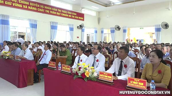 do thi van minh vinh binh huyuein go cong tay (2)