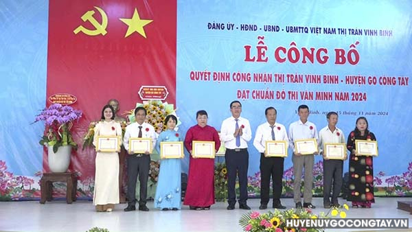 do thi van minh vinh binh huyuein go cong tay (5)